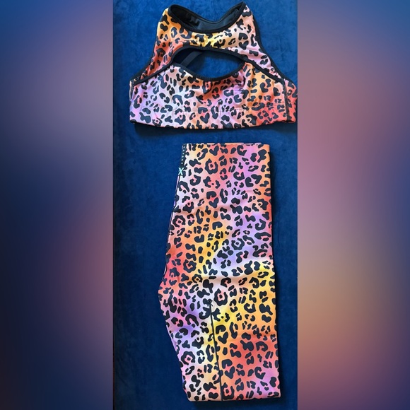 Savage X Fenty Hotline Caramel Leopard Legging & Sports Bra Set - Picture 3 of 8